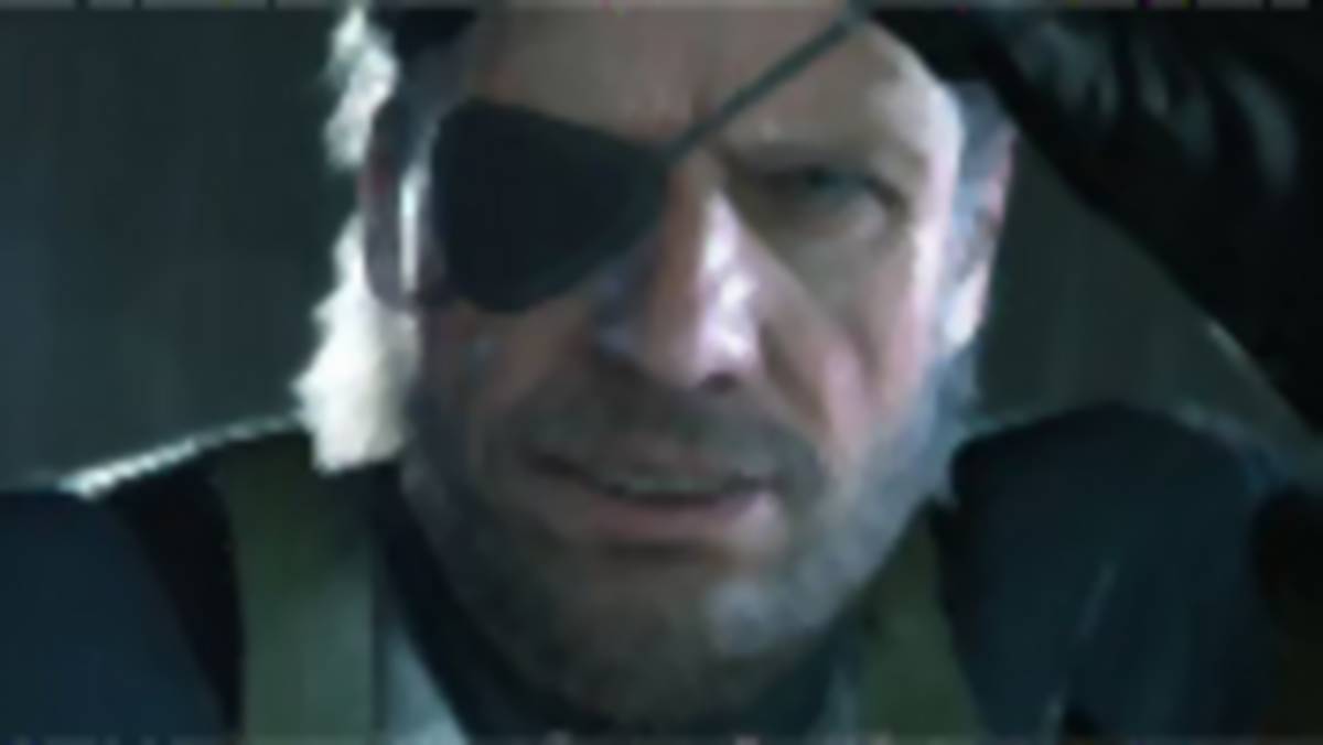 Snake przedziera się przez dżunglę w Metal Gear Solid 5: The Phantom Pain
