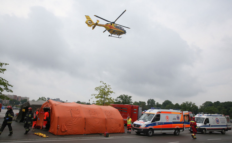 Pozorowany atak terrorystyczny i reakcja w sytuacji zagrożenia. Służby ćwiczą przed szczytem NATO i Światowymi Dniami Młodzieży