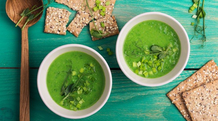 Mentás zöldborsókrémleves recept túrógombóccal Fotó Getty Images