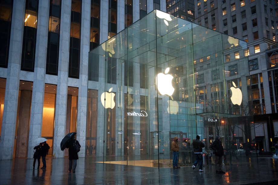 The "glass cube" Apple Store