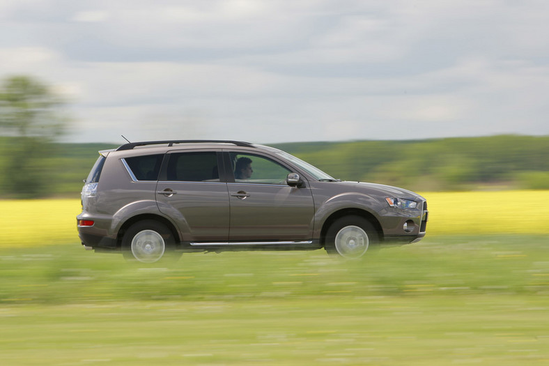 Mitsubishi Outlander: czy warto kupić podstawową wersję