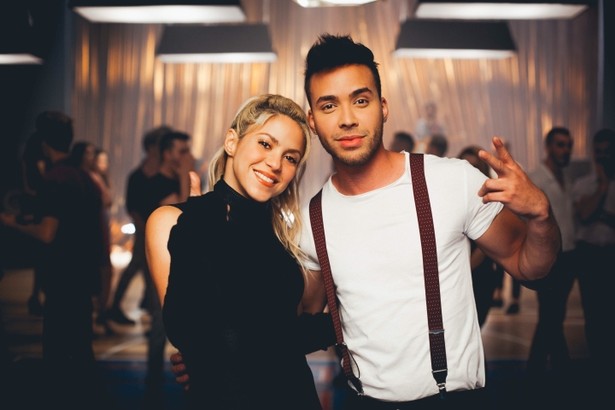 Shakira i Prince Royce tańczą i śpiewają w jednym teledysku. Zobacz "Deja vu"