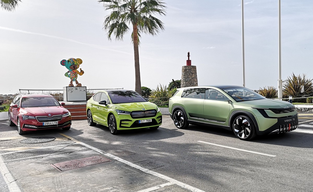 Skoda Superb, Skoda Enyaq Coupe RS iV i Skoda Vision 7S - tak wygląda ewolucja stylistyki samochodów czeskiej marki