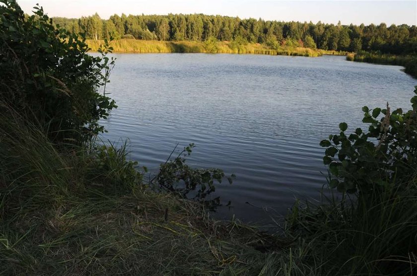 Poces bandytow ktorzy porwali dwie osoby i utopili w stawie jedna.