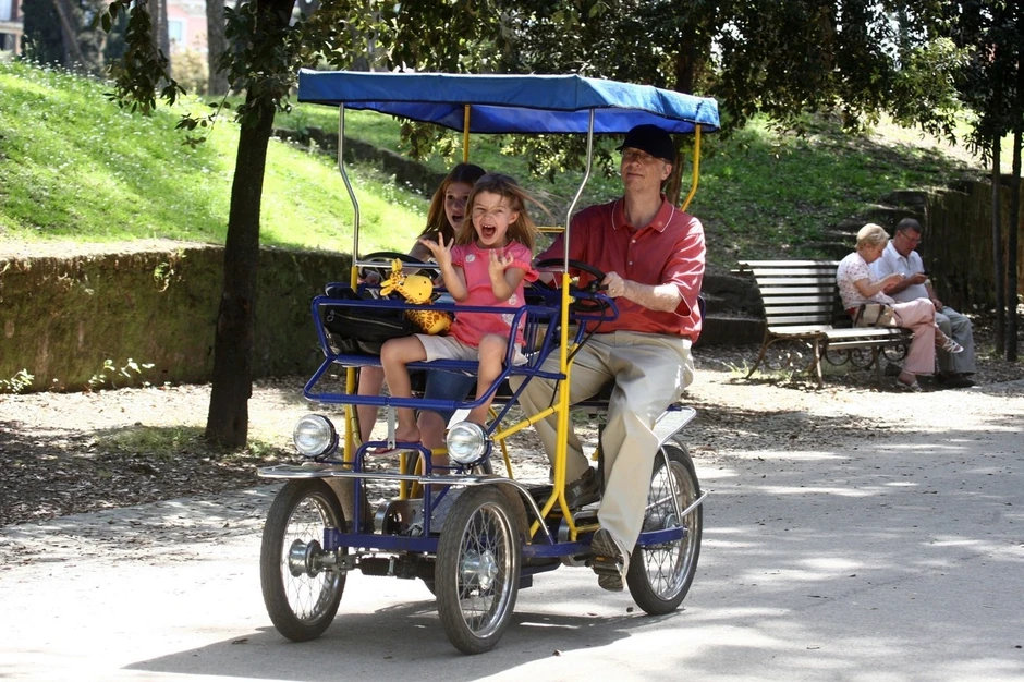 Gejts sa porodicom u Rimu u aprilu