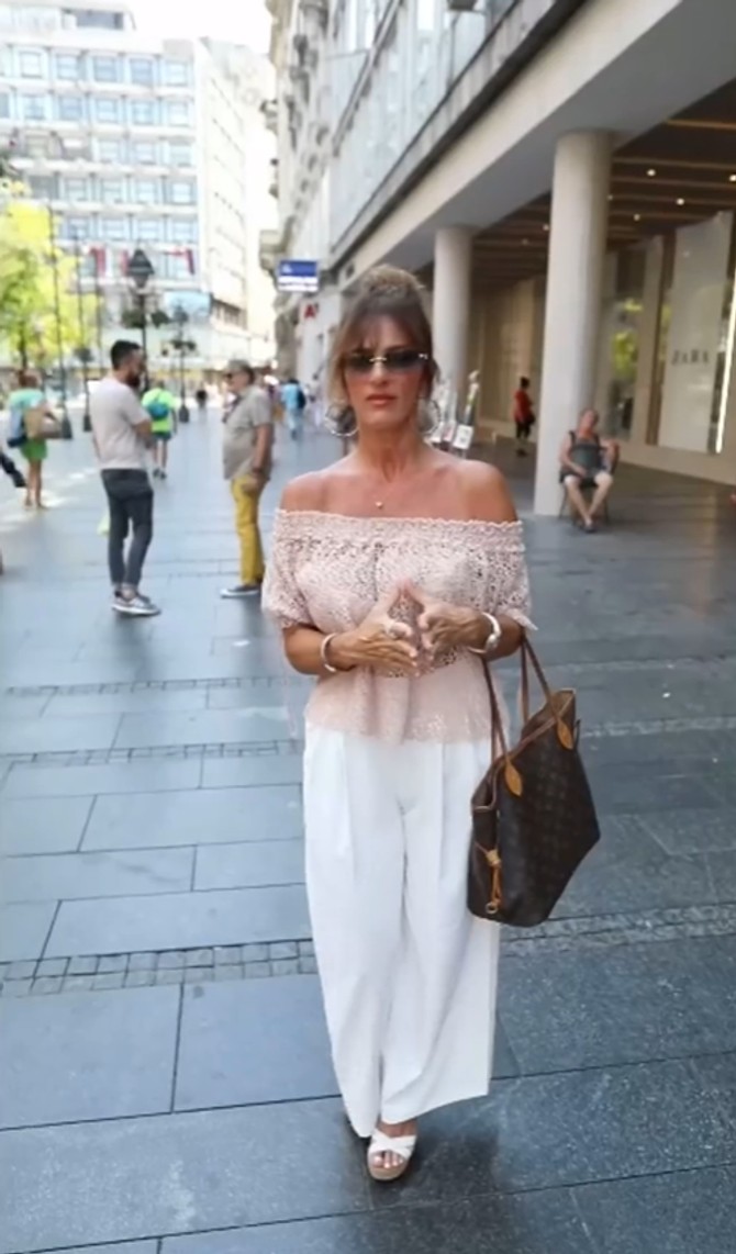 Prelepa dama u savršenoj letnjoj kombinaciji