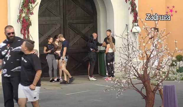 Ivan i Sneža beže iz Zadruge