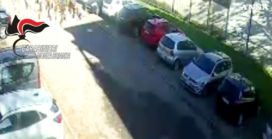 Trenutak kad je odgurnio ženu na pod