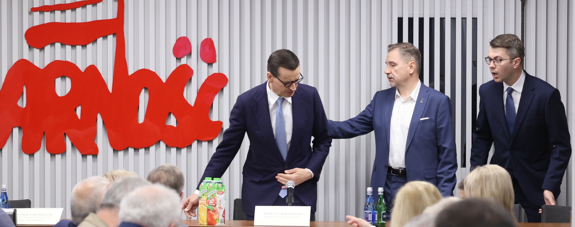 Premier Mateusz Morawiecki regularnie uczestniczy w spotkaniach z NSZZ Solidarność 