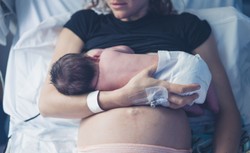 Czy zawsze można wykonać cesarskie cięcie? Prawa rodzącej