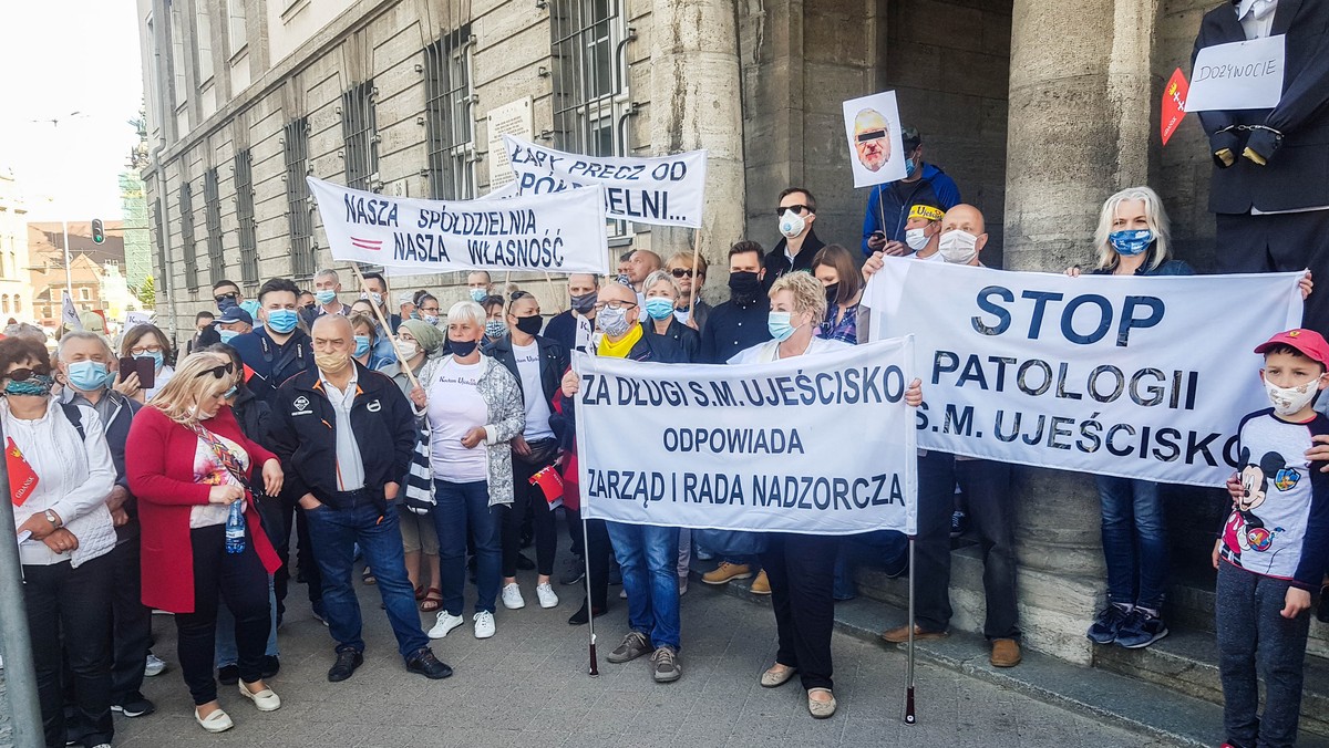 Gdańsk. Mieszkańcy Ujeściska protestowali pod prokuraturą