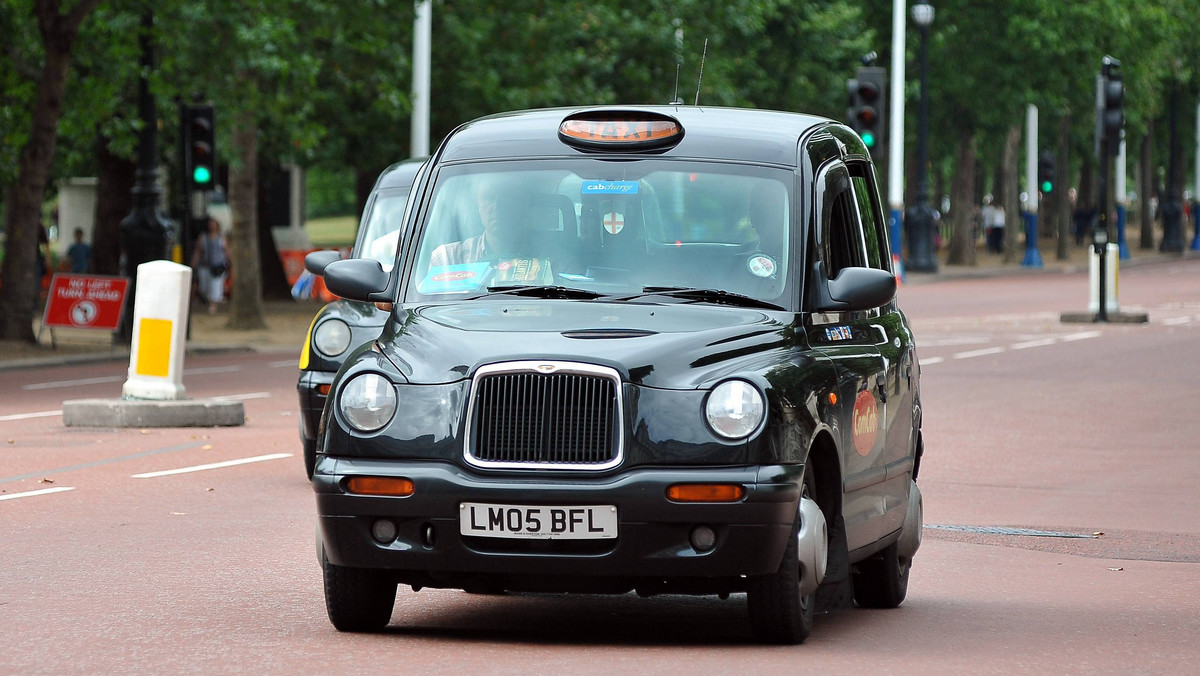 Chiński koncern Geely przejął kontrolę nad London Taxi International, firmą produkującą londyńskie blacks taxicabs.