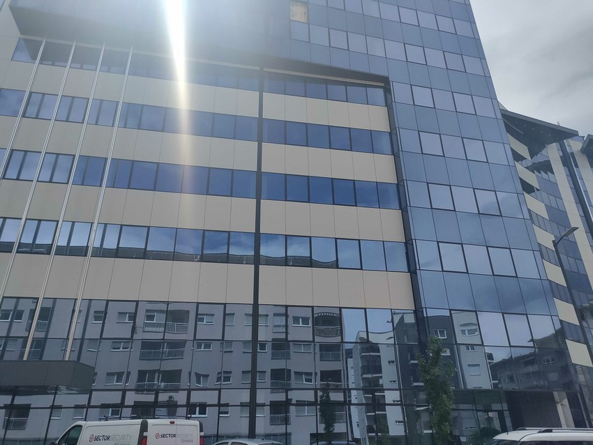 staklo-fasada-scaled