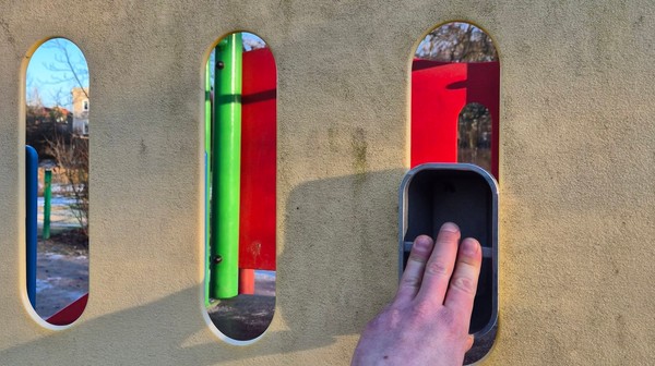 Na placach zabaw trwają typowe, przedsezonowe przeglądy techniczne. W przypadku niektórych obiektów dochodzi jeszcze kontrola 5-letnia, wynikająca z przepisów prawa budowlanego. 