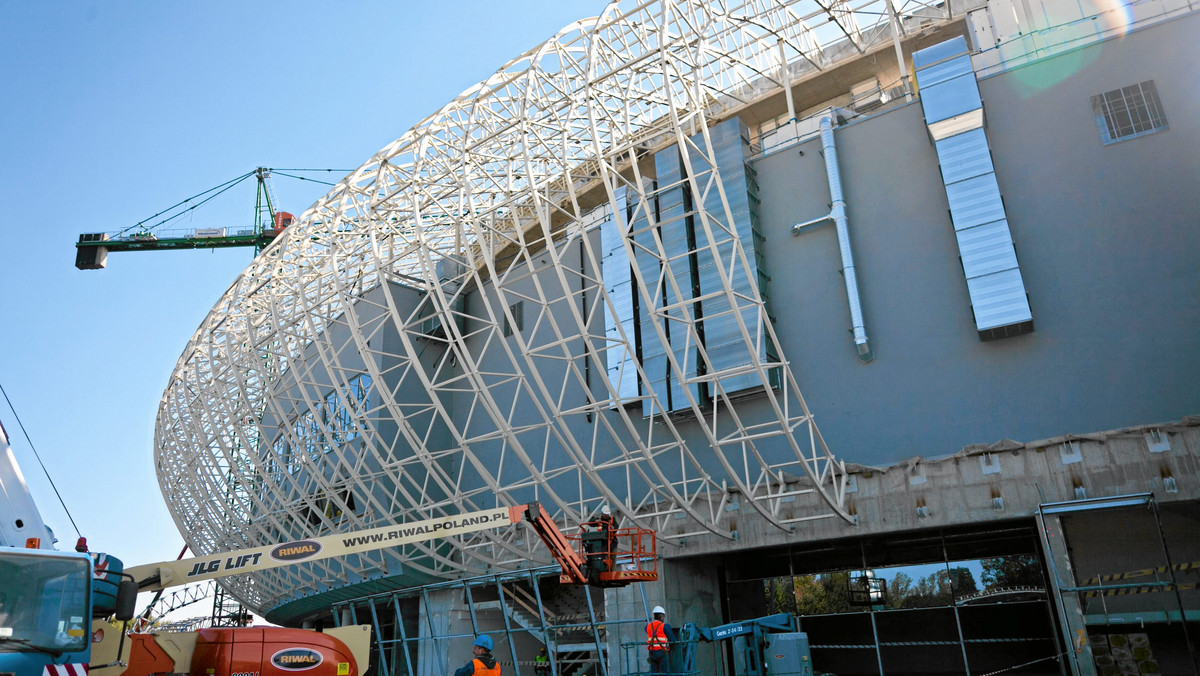 Przedstawiciele Agencji Rozwoju Miasta zapewniają, że hala Kraków Arena jest już na wykończeniu i będzie oddana w terminie. Otwarcie nastąpi pod koniec kwietnia, a pierwsza wydarzenie dla mieszkańców zaplanowano na ma.