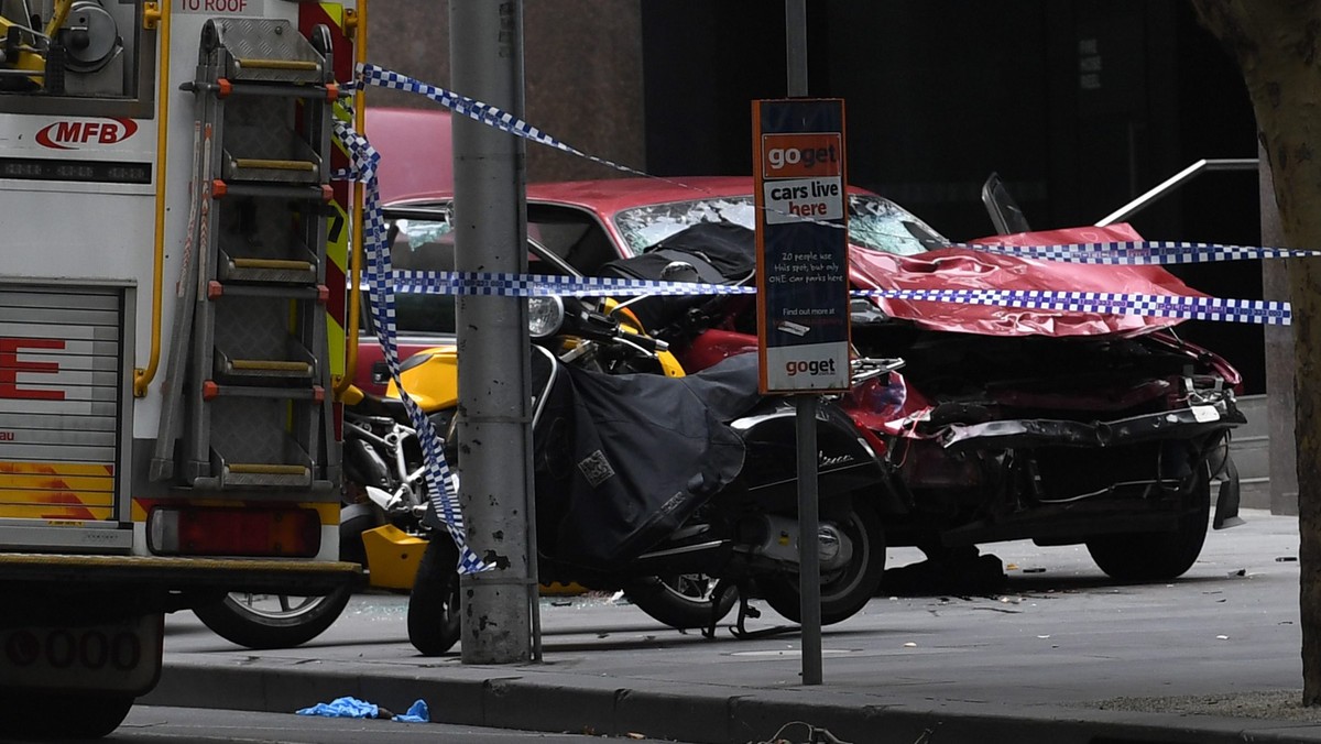 Kierowca wjechał autem w tłum ludzi w Melbourne