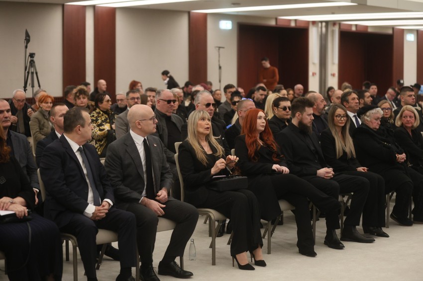 Porodica na komemoraciji Saši Popoviću