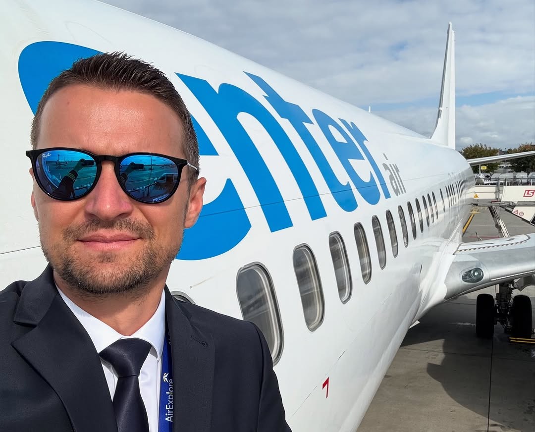 Viktor Vincze je pilot.