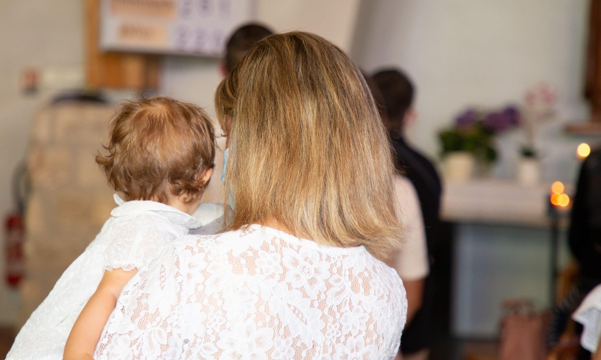 Czy ksiądz może być chrzestnym? Kościół ma jasne stanowisko w tej sprawie