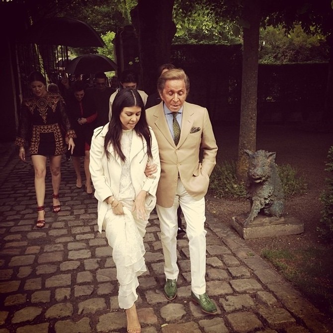 Kortni i čuveni Valentino na ručku uoči venčanja Kim i Kanjea foto: profimedia/ Aaron P/Bauer Griffin