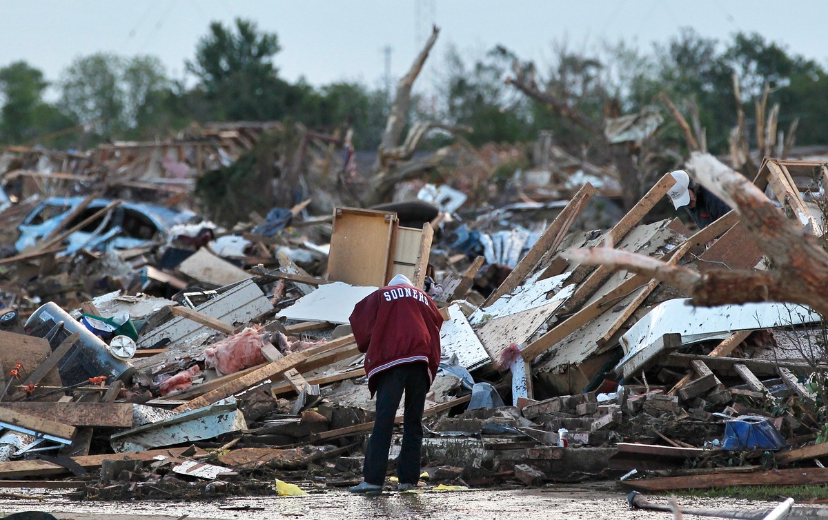 Zniszczenia po przejściu tornada w Oklahomie