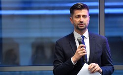 Śmiszek składa zawiadomienie do prokuratury przeciwko wiceministrowi Wosiowi