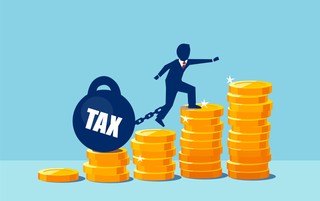 Czy darowizna nieruchomości w Wielkiej Brytanii musi być zgłoszona do polskiego urzędu skarbowego?