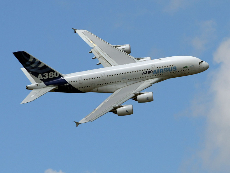 W czerwcu Światowa Organizacja Handlu stwierdziła, że europejskie rządy nielegalnie wspierały koncern Airbus. Na zdj. Airbus A380