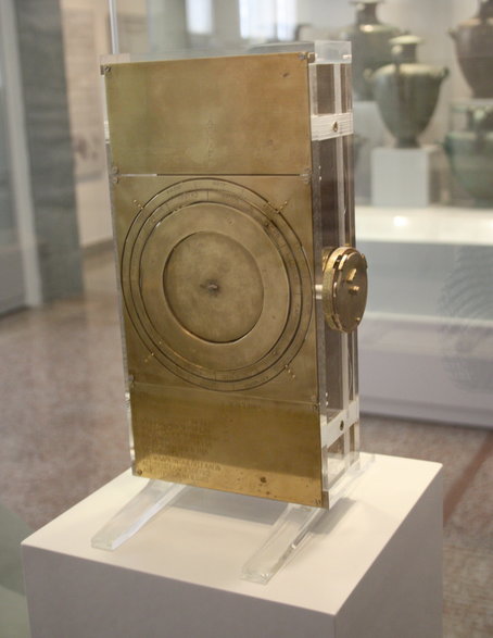 Antikythera Mechanism - Reconstruction (Public Domain)