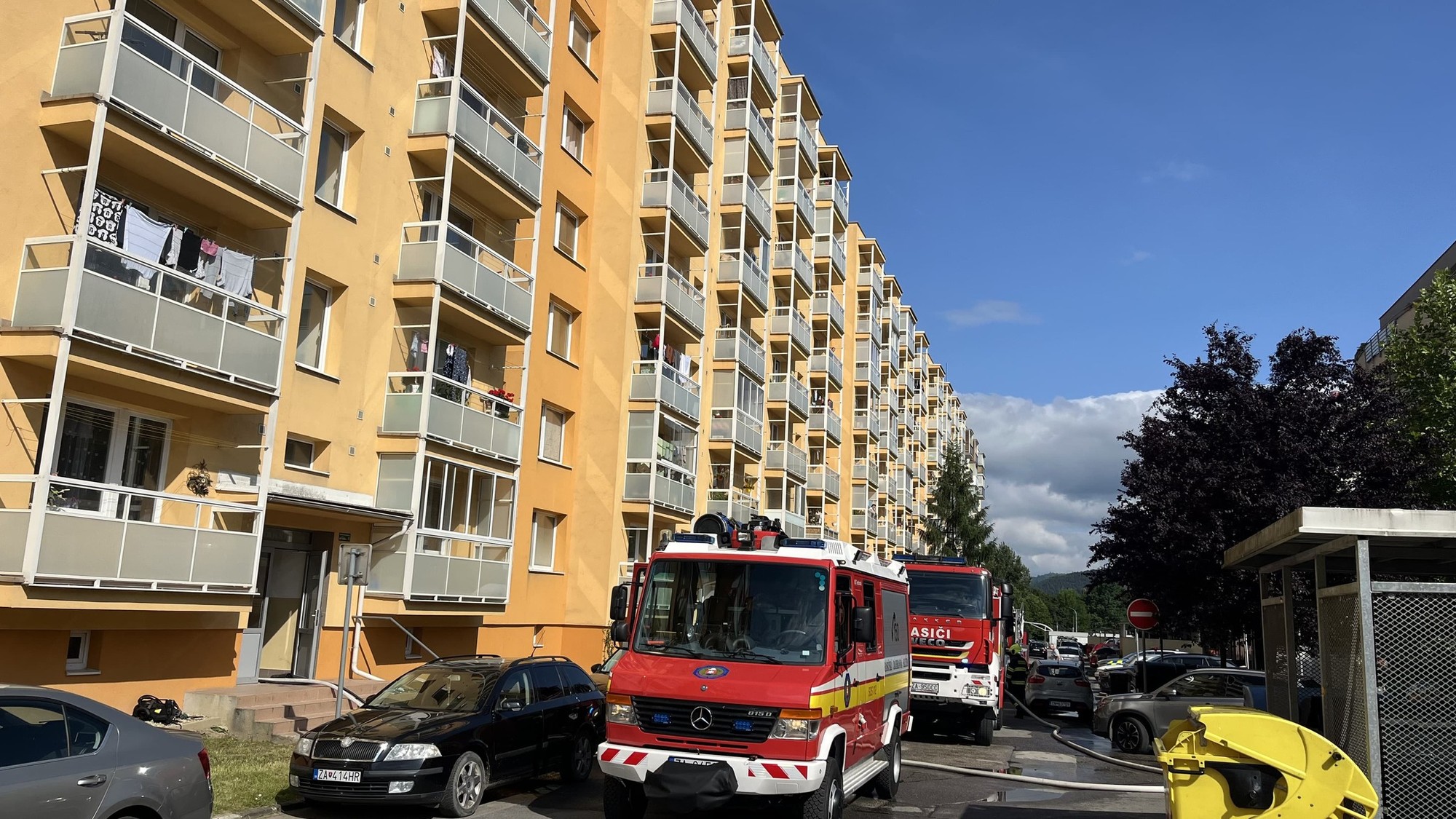 Hasiči zasahovali pri požiari v Žiline.