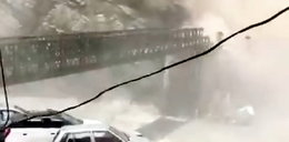 Osuwisko zniszczyło most. Są zabici i ranni