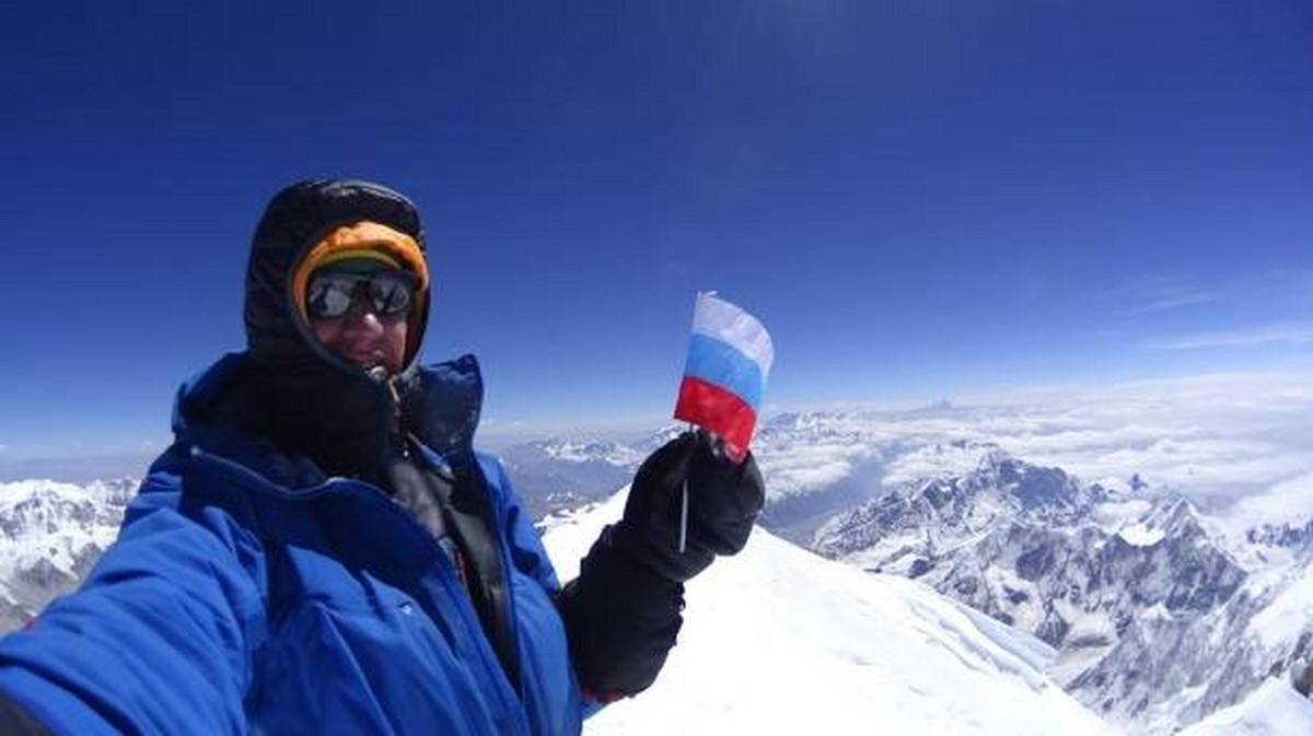 Denis Urubko zdobył Kanczendzongę - sukces Kangchenjunga North Face  Expedition 2014 - Podróże