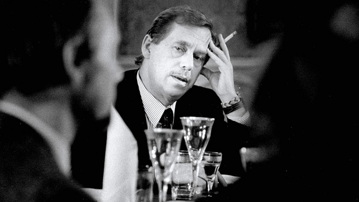 Zmarł Vaclav Havel - legendarny przywódca czechosłowackiej opozycji, dramaturg, pisarz i reżyser, a po upadku komunizmu ostatni prezydent Czechosłowacji oraz pierwszy prezydent Czech.
