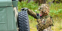 Łotwa chce wzmocnić swoją armię. Będzie przyjmować cudzoziemców