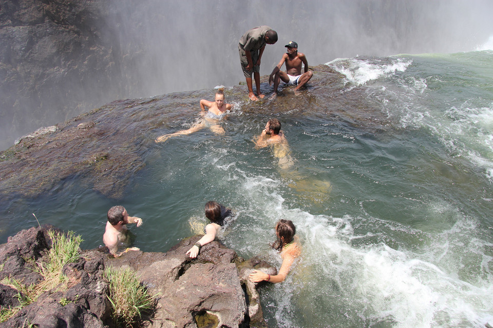 Zambia - "Diabelski basen" nad Wodospadami Wiktorii