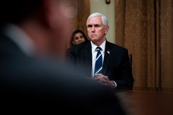 Wiceprezydent Pence odwiedził szpital bez maski ochronnej