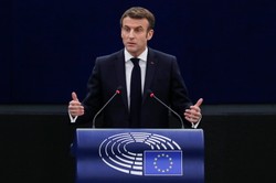Macron chce wpisać prawo do aborcji do europejskiej Karty praw podstawowych