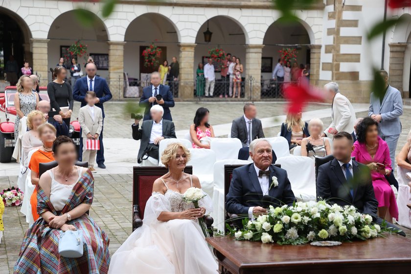 Gerard i Iwona pobrali się na zamku w Niepołomicach.