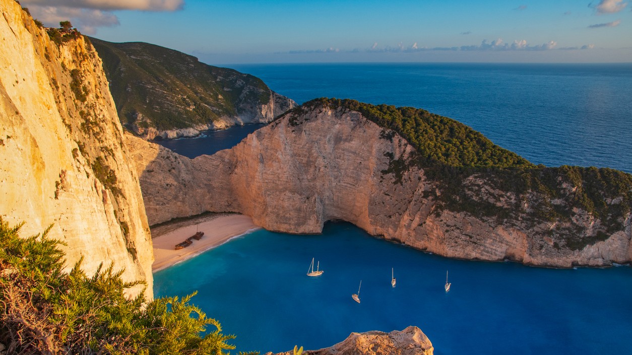 Svetoznáma pláž Navagio na ostrove Zakynthos (ilustračné foto).