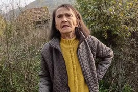 "Ušla sam u sobu i videla ĆERKU (11) SKROZ GOLU, vikala sam na muža ŠTA TO RADI": Jelinu Terzić otac u kafani OBEĆAO Neđi i uništio joj život: "Deca su mi rekla da ih zaboravim"