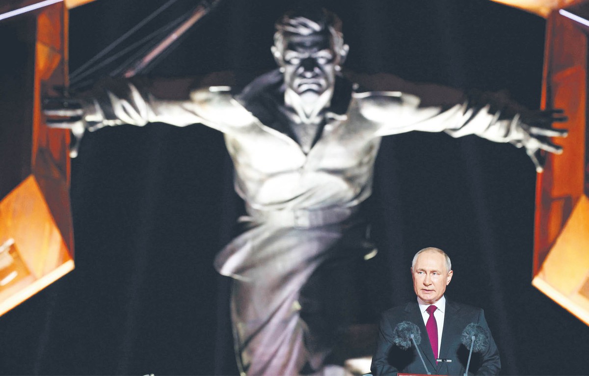 Prezydent Władimir Putin przemawia podczas odsłonięcia pomnika bitwy pod Kurskiem. Ponyri, 23 sierpnia 2023 r.