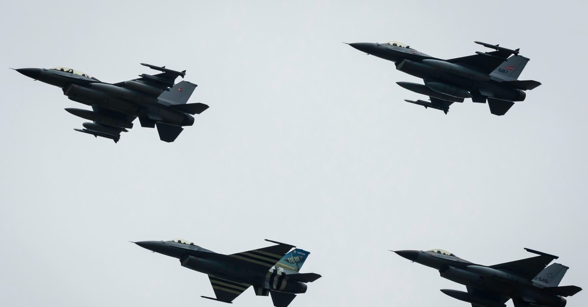 Mocarstwa NATO gromadzą siły. Przerzucają myśliwce na małą wyspę