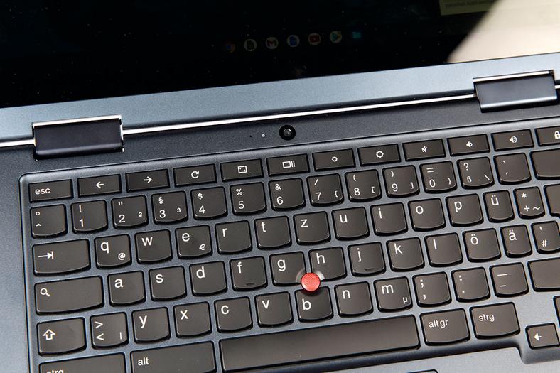 Chromebook ma trackpoint typowy dla ThinkPada 