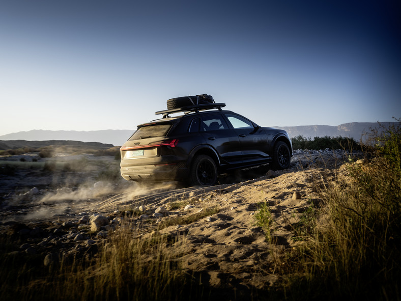 Audi Q8 e-tron edition Dakar