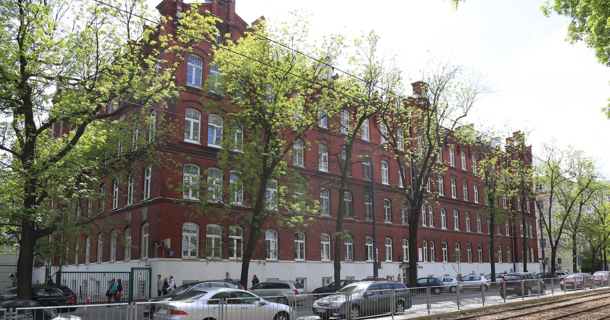 Pacjenci psychiatryka urządzili sobie "imprezę". Jeden nie żyje, drugiego odratowano