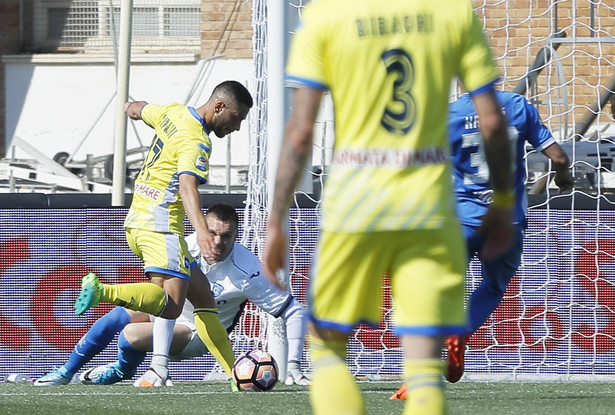 Liga włoska: Empoli Skorupskiego nie pokonało ostatniej w tabeli Pescary. Polak puścił jednego gola. WIDEO