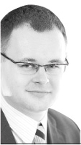 Zalewski: Podwójny bat na urzędników