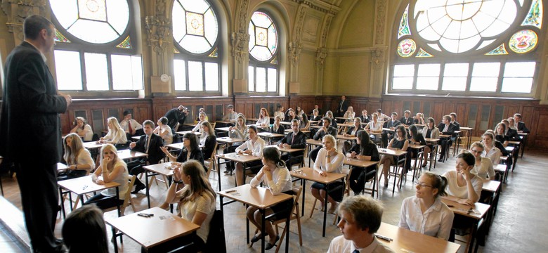 Biskupi chca rozmawiać o maturze z religii. MEN ich ignoruje