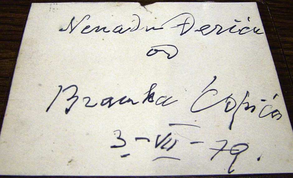 Posveta pisca
na fotografiji