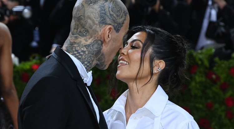 Kourtney Kardashian és Travis Barker